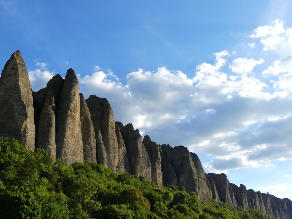 Les Vieux Murs Montfort  Buitenkant foto
